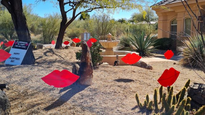 30 big red kisses yard decorations for Valentine's Day near Cave Creek
