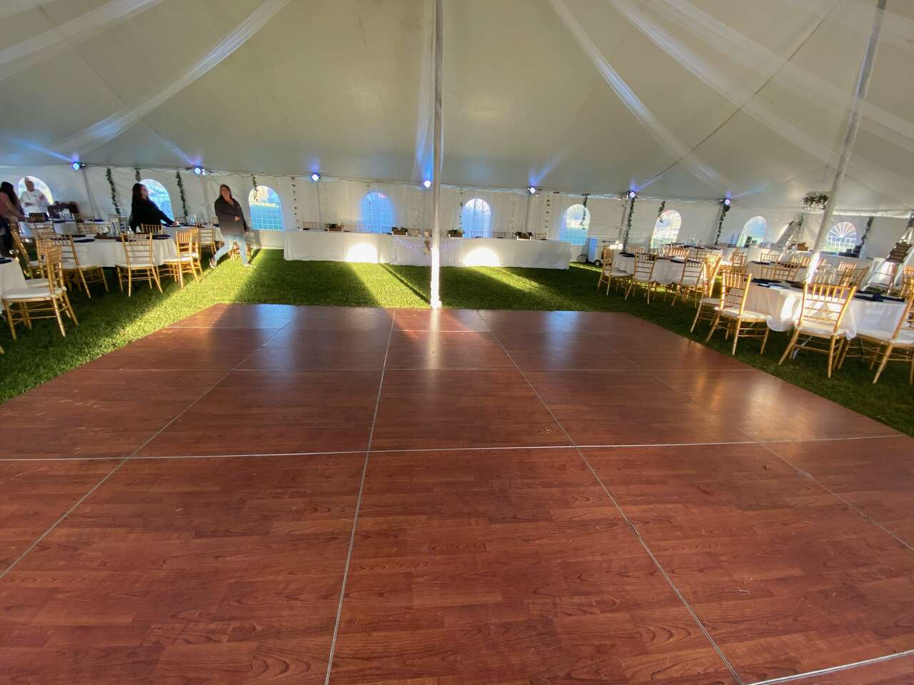 Macomb County tent floor rental